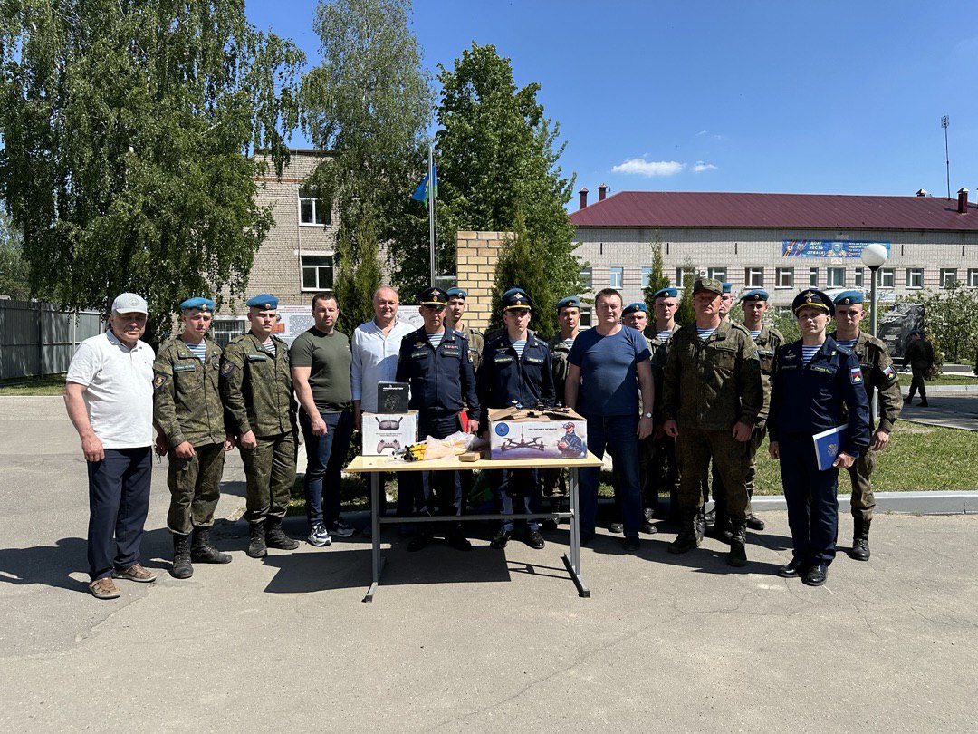 Строители Ивановской области передали в зону боевых действий 10 дронов-камикадзе FРV 8