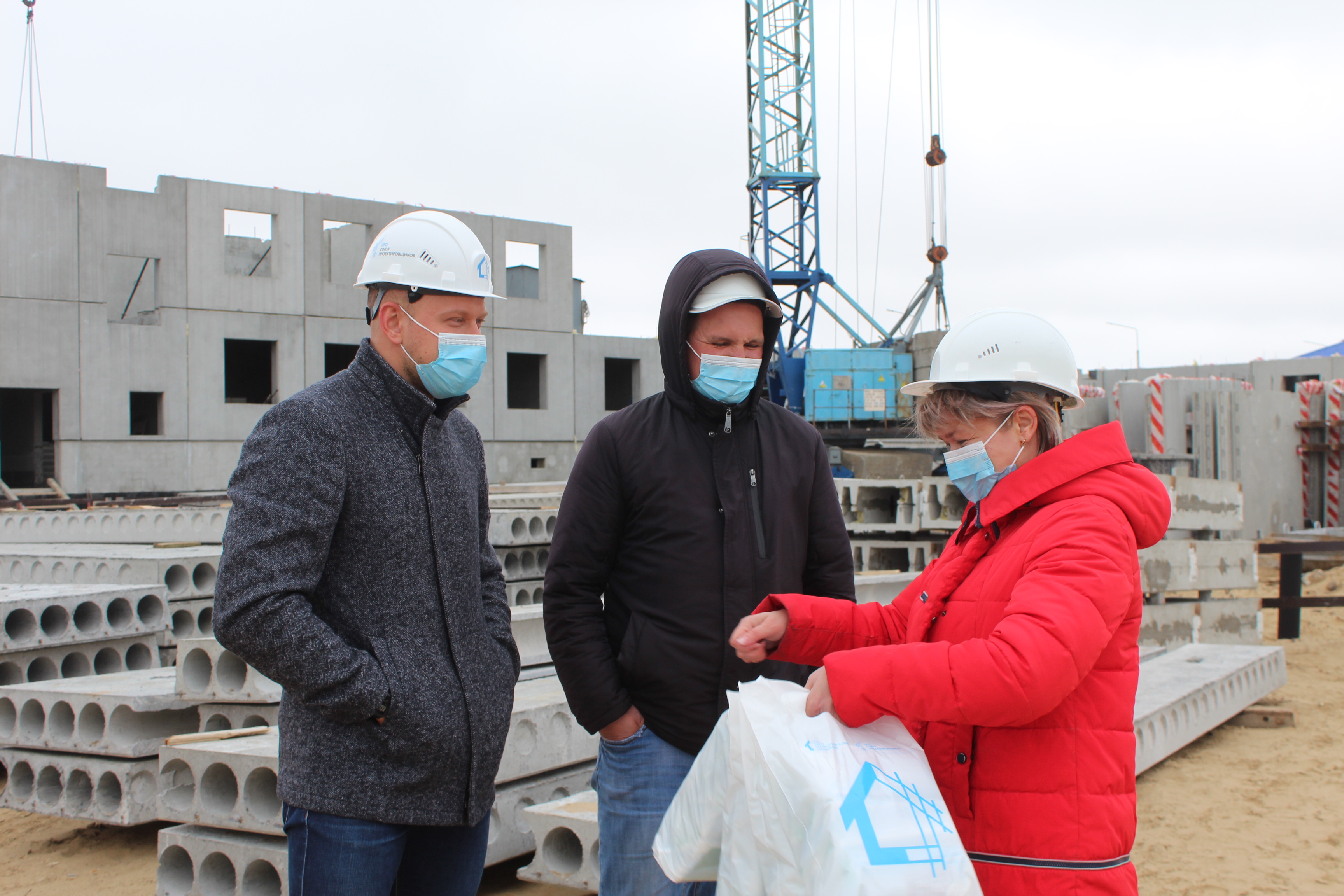 Строители Заполярья получили медицинские маски от СРО «Союз профессиональных строителей»