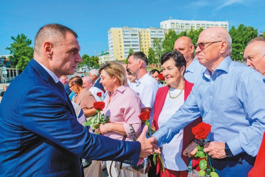 Памятник строителю в Йошкар-Оле: символ созидания, признания и связи поколений