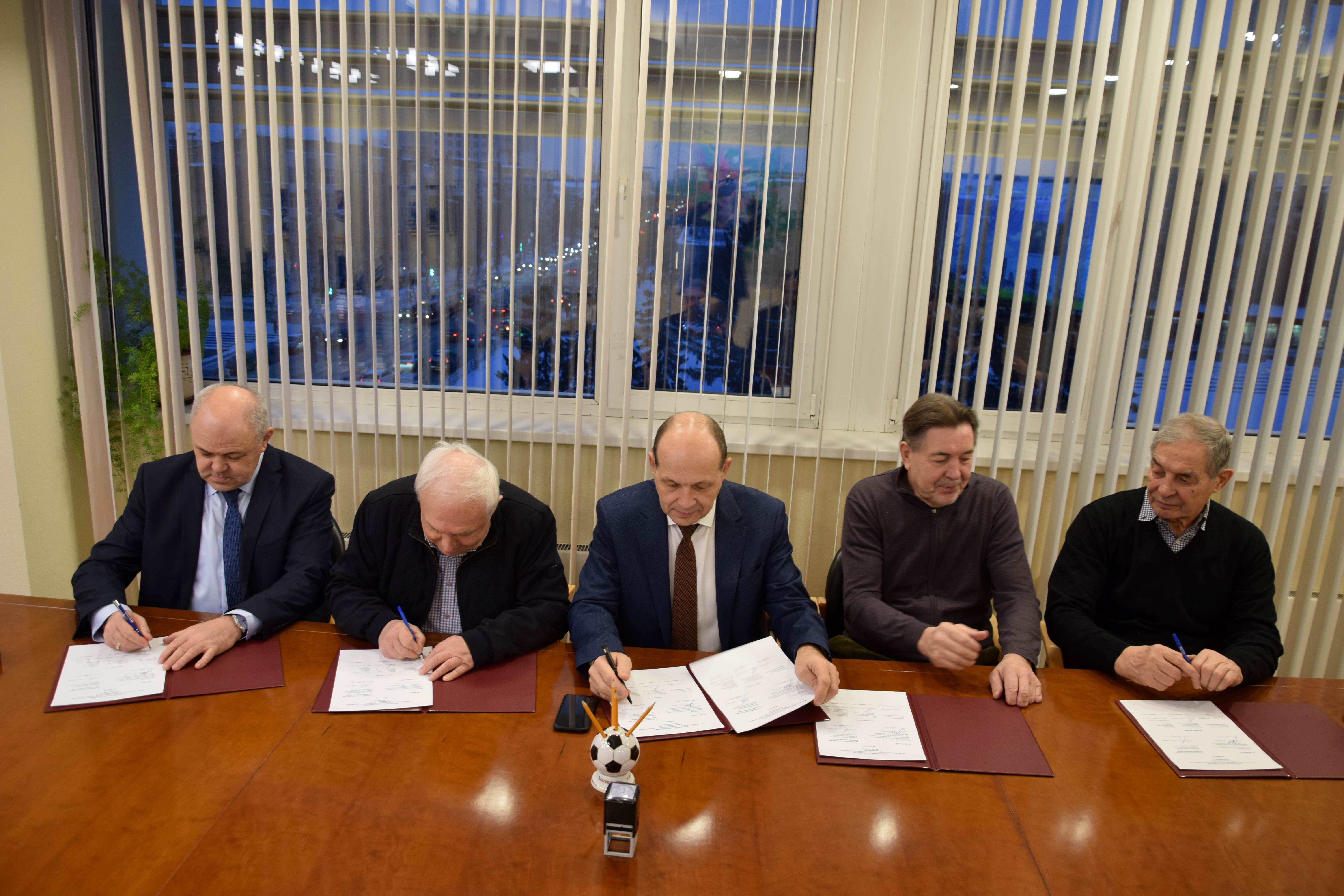 Заключено очередное Отраслевое соглашение между Министерством строительства, профсоюзом и работодателями Свердловской области