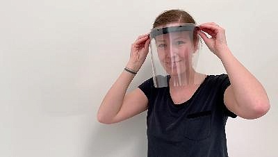 Grundfos начал производить защитные экраны для лица 